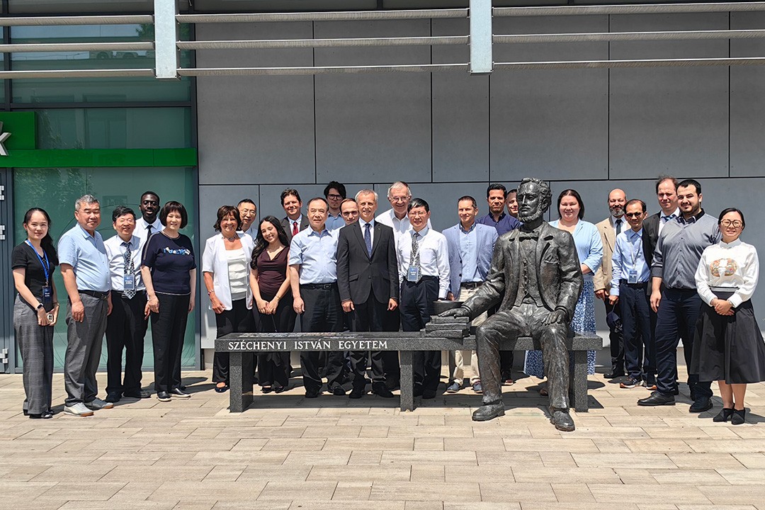 1751372381877026146.jpg 1751372381877026146.jpg